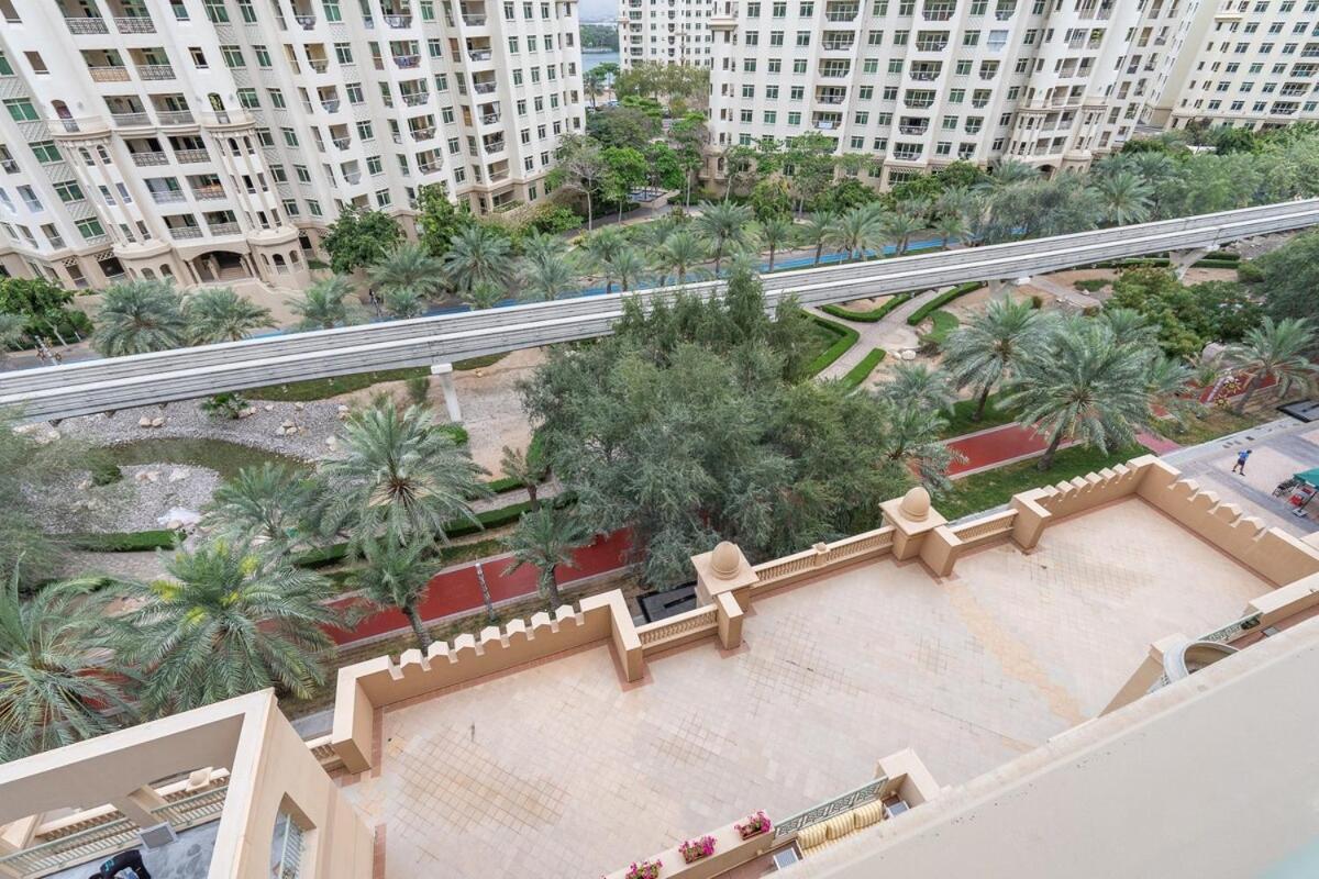 Appartement Spacious 3-bedrooms With Cozy Balcony In Palm Jumeira! Dubai