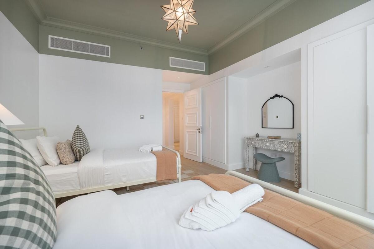 Spacious 3-bedrooms With Cozy Balcony In Palm Jumeira! Appartement *